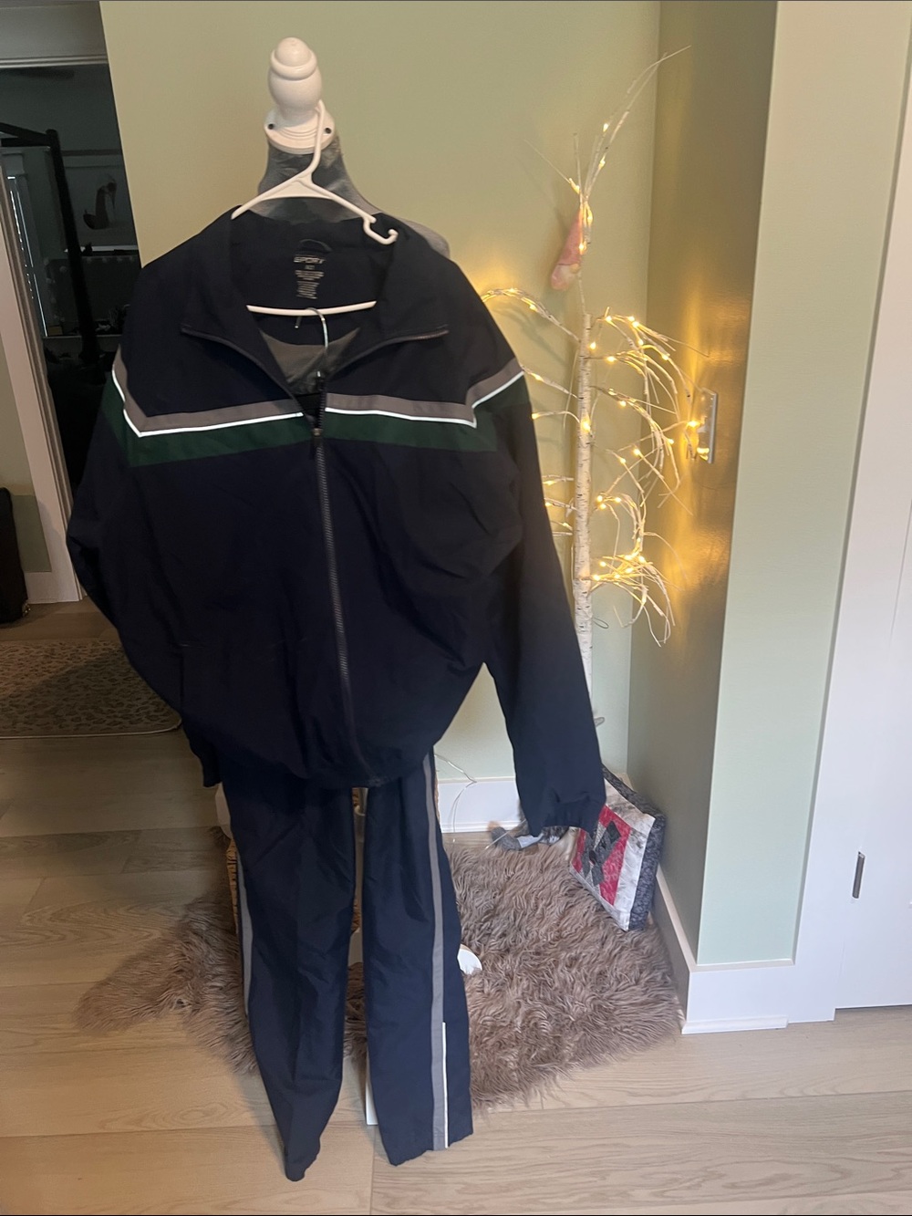 Roundtree & Yorke Navy Drawstring Joggers and jacket